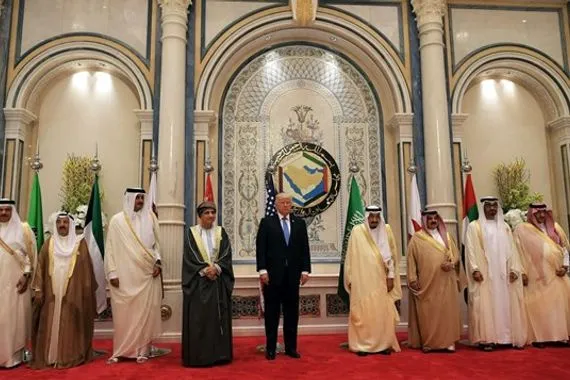 تحذيرات من مخطط أميركي خليجي لإعادة إشعال الشارع العراقي وإسقاط الحكومة