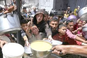 تباين في مواقف الفلسطينيين بعد إعلان ماكرون الاعتراف بدولة فلسطين