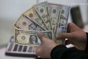 بعد افتتاحه مرتفعا الدولار ينخفض في اربيل وبغداد مع إغلاق بداية الأسبوع شفق نيوز