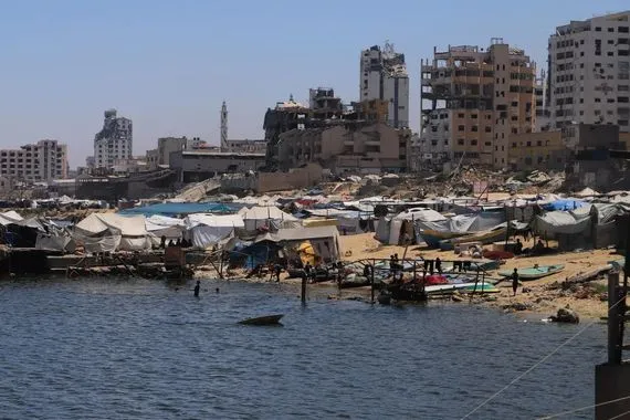 جيش الاحتلال الاسرائيلي يتلف كميات كبيرة من الغذاء مخصصة لسكان غزة
