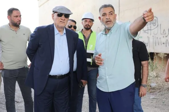وزير الموارد يتابع أعمال التكسية الحجرية لضفاف نهر دجلة في بغداد