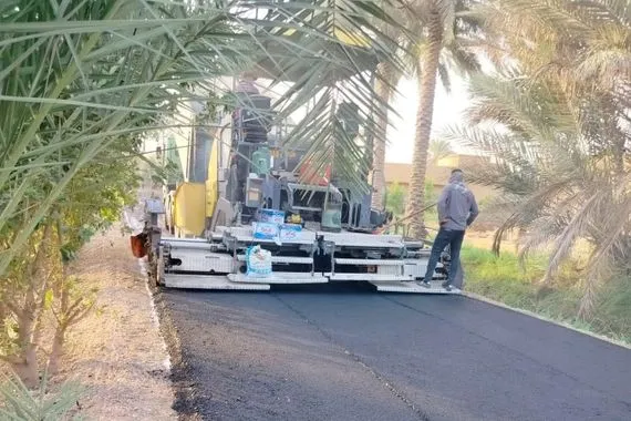 الأنبار المباشرة بتبليط طرق فرعية في جزيرة الخالدية