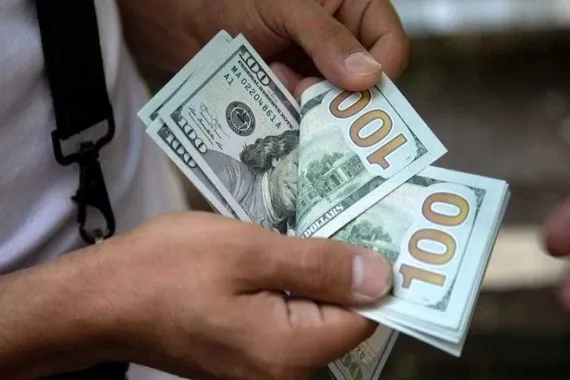 الدولار بالعراق الورقة بـ140500 دينار