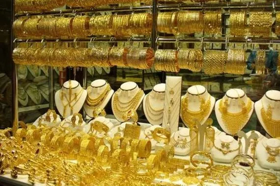 الذهب يرتفع بشكل طفيف ويتجه لتسجيل خسارة اسبوعية