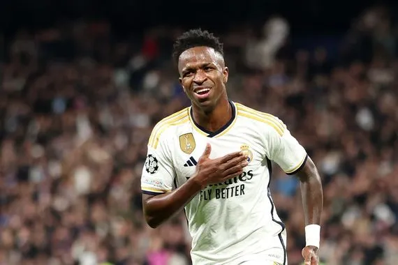 السعودية سبب تأخير تجديد ارتباط فينيسيوس مع ريال مدريد