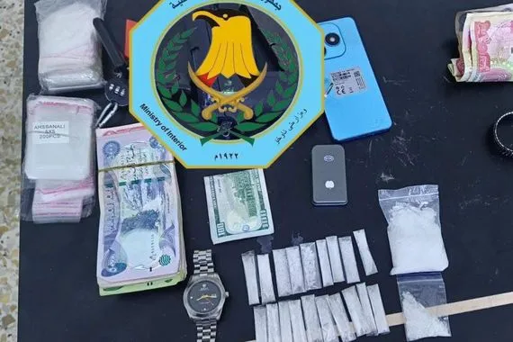 أحدهما فتاة اعتقال شخصين بحوزتهما كرستال وسلاح غير مرخص بمدينة الصدر شفق نيوز