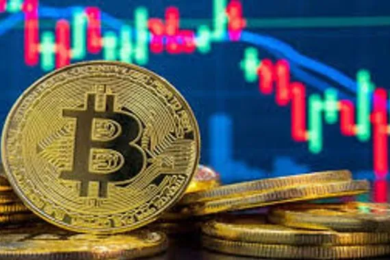 بتكوين تتراجع لأدنى مستوى في ثلاثة أسابيع بعد شهر تاريخي