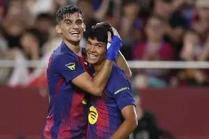 فليك يكتشف جوكر جديد في برشلونة