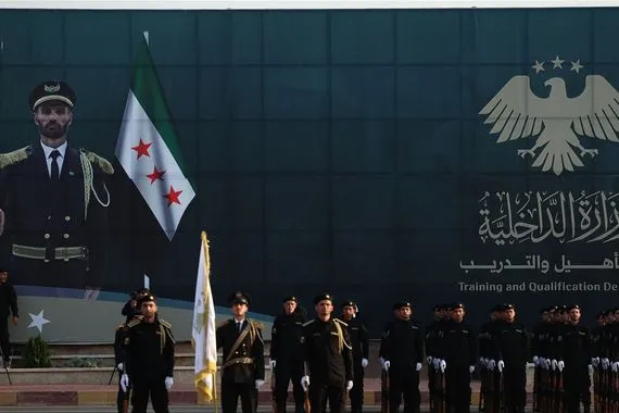 بحضور وفد عراقي الداخلية السورية تحتفل بتخرّج أول دفعة لـ مكافحة المخدرات