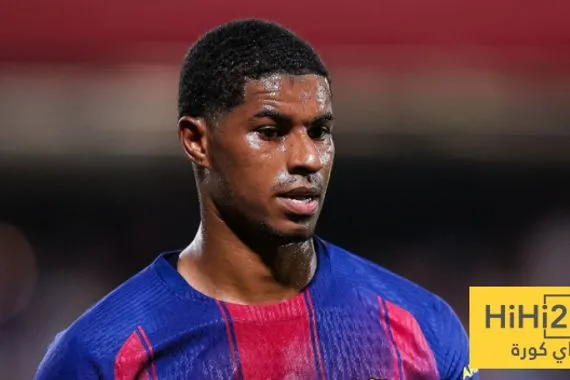عين على راشفورد في مباراة برشلونة وكومو