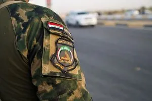 دبلوماسي إيراني زيارة لاريجاني جاءت بظروف استثنائية وسط ضغوط أميركية لحل الحشد