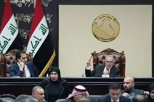 الزيادي يستغرب ازدواجية رئاسة البرلمان تجاه قانون الحشد الشعبي