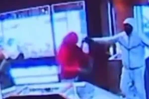 سطو خاطف على متجر مجوهرات في سياتل 2 مليون دولار في 90 ثانية فيديو شفق نيوز