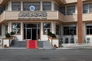 العمل العراقية تطفئ ديون زوجات الشهداء المستفيدين من الحماية الاجتماعية شفق نيوز
