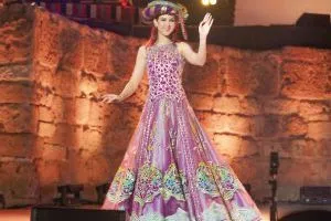 عرض للأزياء العراقية على مسرح قرطاج