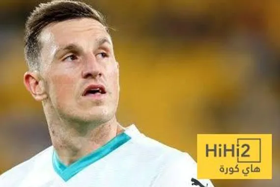 لاعب نوتنغهام فورست يرشح نجم برشلونة للكرة الذهبية