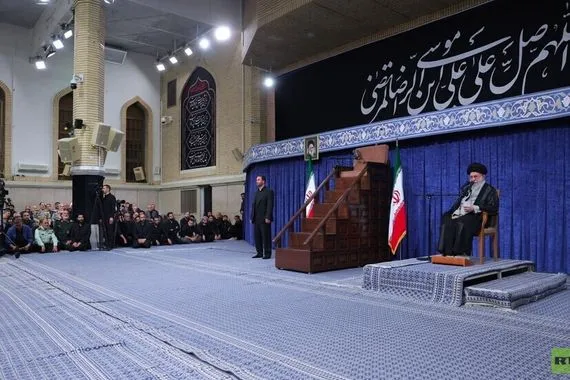 خامنئي سنقف بقوة أمام أي خطوات أمريكية تجبر إيران على الخضوع والاستسلام