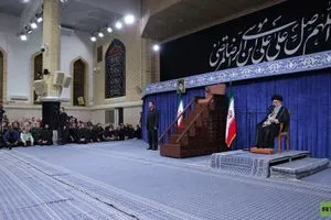 خامنئي سنقف بقوة أمام أي خطوات أمريكية تجبر إيران على الخضوع والاستسلام