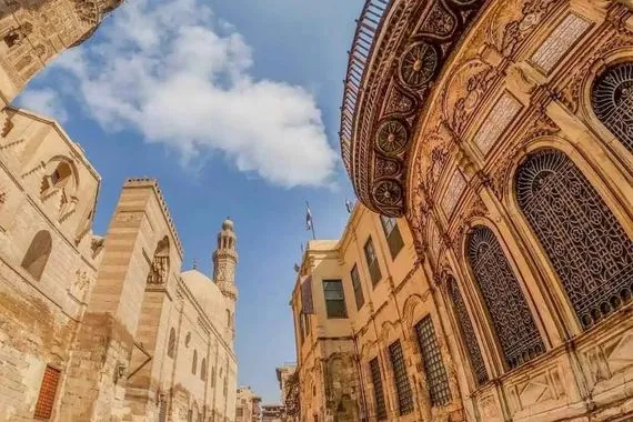 ماذا تعرف عن مسجد نجيب محفوظ