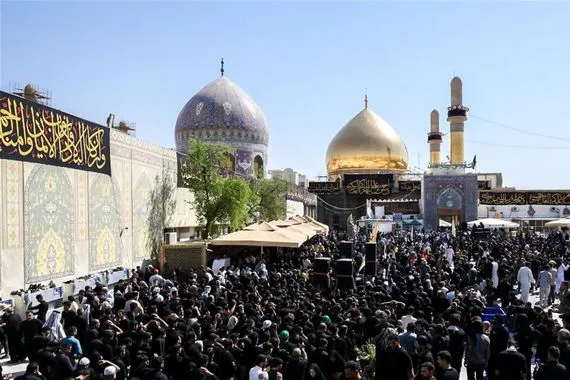 توافد آلاف المعزين لإحياء ذكرى استشهاد الإمام الحسن العسكري ع في سامراء صور