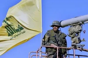 خبير الكيان الصهيوني يسعى لإضعاف لبنان بنزع سلاح المقاومة