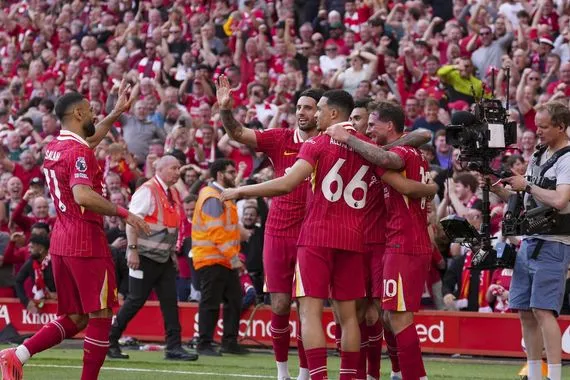 ليفربول يحلق في صدارة الدوري الإنجليزي شفق نيوز