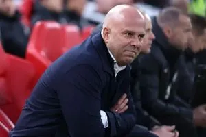 ليفربول يصنع التاريخ ويوقف سلسلة آرسنال القياسية