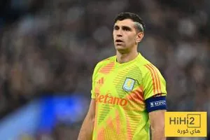 مانشستر يونايتد يحرم أستون فيلا من إيميليانو مارتينيز