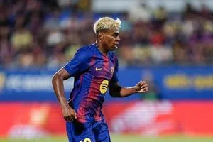 برشلونة يسجل الهدف الأول في شباك رايو فاليكانو