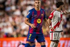 موعد أول مباراة لبرشلونة بعد التوقف الدولي