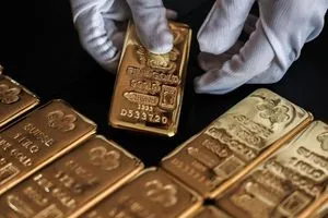 الذهب يحلّق والفضة تلمع الفيدرالي في مرمى التوقعات