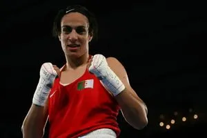 بعد منعها من ملاكمة السيدات إيمان خليف تتجه الى القضاء
