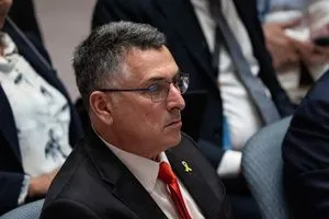 وزير الخارجية الإسرائيلي لا مجال لزيارة ماكرون إلى تل أبيب