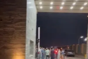 حصار وسط الصحراء انقطاع الكهرباء وانسحاب الحماية يترك سكان فاروق 2 بوجه المجهول عاجل وكالة بغداد اليوم الاخبارية