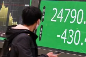 نيكاي الياباني يغلق عند أعلى مستوى في أكثر من أسبوعين