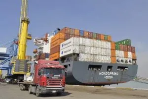 العراق يسجل عجزًا تجاريًا مع الإمارات وتركيا خلال النصف الأول من 2025