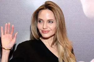 أنجلينا جولي تخاطب المجتمع الدولي أرواح الأبرياء في غزة تُستهزأ بها شفق نيوز