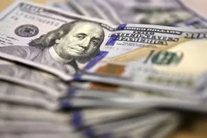 ارتفاع بأسعار الدولار مع اغلاق بورصتي بغداد واربيل
