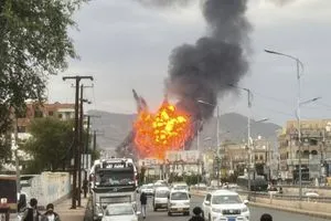 مقتل 35 شخصا وإصابة 131 آخرين في الغارات الإسرائيلية على صنعاء والجوف
