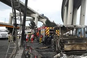 ثلاثة قتلى و67 جريحا بانفجار شاحنة في مكسيكو