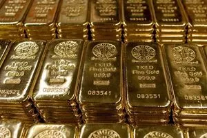 الذهب يتماسك بعد ذروة قياسية وترقب لبيانات التضخم الأمريكية