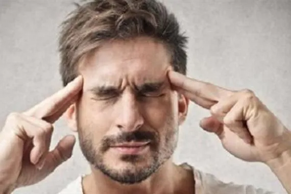 دراسة تحدد أعراض الأمراض التي يكشفها الصداع