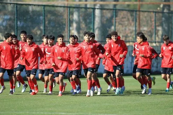 تسعة لاعبين من الشباب يمثلون العراق في كأس الخليج للناشئين شفق نيوز