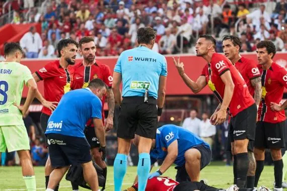 الحكام يعترفون هدف فيران توريس لم يكن يجب احتسابه