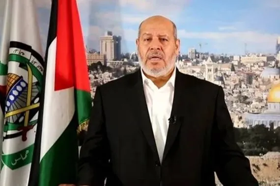 حماس خليل الحية أدى صلاة الجنازة على نجله وشهداء الغارة الصهيونية
