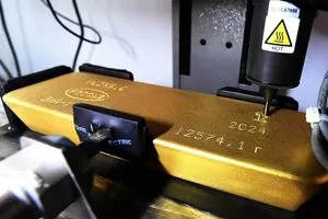 أسعار الذهب تتجه لتحقيق رابع مكسب أسبوعي