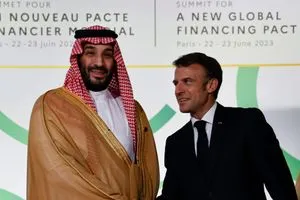 ماكرون نرسم مع السعودية مسارا لا رجعة فيه نحو السلام بالمنطقة