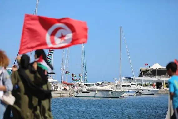 مغادرة اول سفينة من سفن أسطول الصمود من تونس نحو غزة