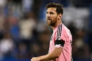 ميسي يهدر ركلة جزاء أمام مضيفه شارلوت أف سي