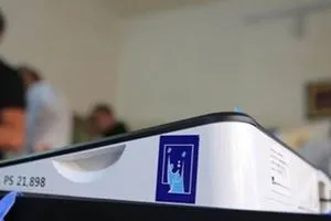 المفوضية تغرم مرشحا بمبلغ 10 ملايين دينار